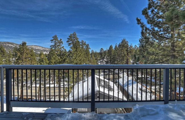 Mountain Palette by Avantstay Hot Tub, Game Room, Deck, Sweeping Views! - Photo 71