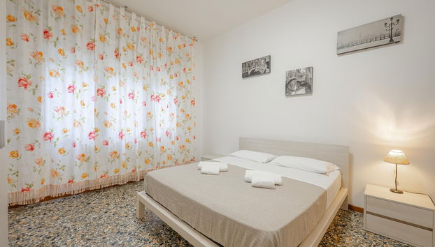 Tatiana Flat - 10 minutes to Venice - Mestre Train Station - Free Parking - Foto 2, Habitación