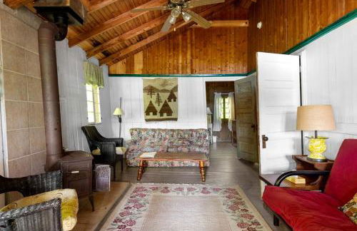 Charming Five-Person Cabin Rental in Connecticut River Valley of New Hampshire - Foto 2