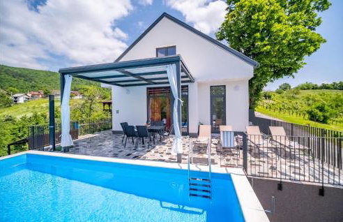 4 Bedroom Nice Home In Ivancici - Foto 1