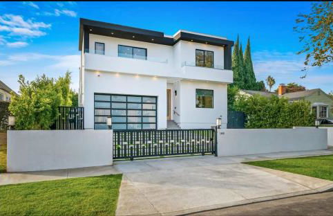 Luxurious Retreat - Modern House with Pool - Photo 50