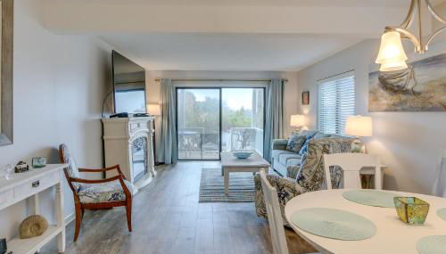 Swim and Relax St Helena Island Gem with Deck! - Foto 3