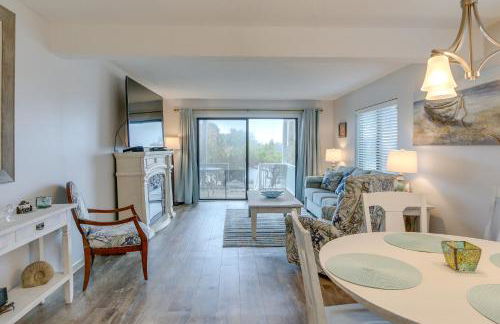 Swim and Relax St Helena Island Gem with Deck! - Foto 3