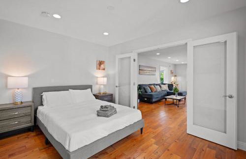 Luxury Estate with Sparkling Pool & Elegant Amenities - Foto 128