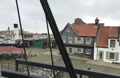 Marina Townhouse at Harlepool - Photo 22