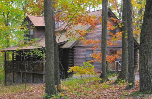 Spacious and Rustic Cabin Rental in the Woods near Catoctin Mountain Park, Maryland - Foto 1