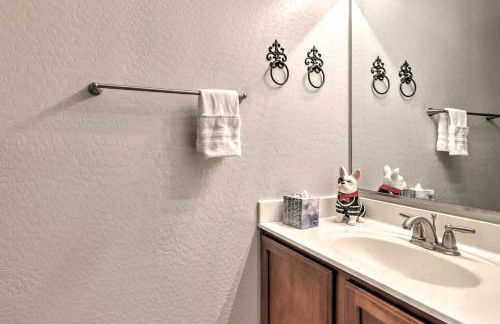 Pool and Patio Family-Friendly Goodyear Home! - Foto 28