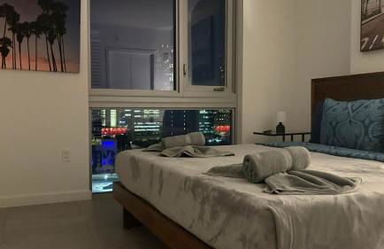 Contemporary Comfort Rooftop Views & Full Kitchen - Foto 34