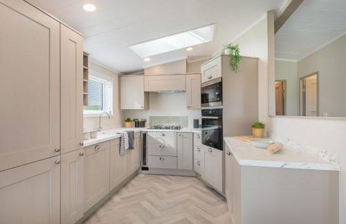 Oak Tree Timber Holiday Lodge - Foto 8