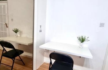 Friendly family apartment comfort sleep 6 close to tube bus airport - Foto 38