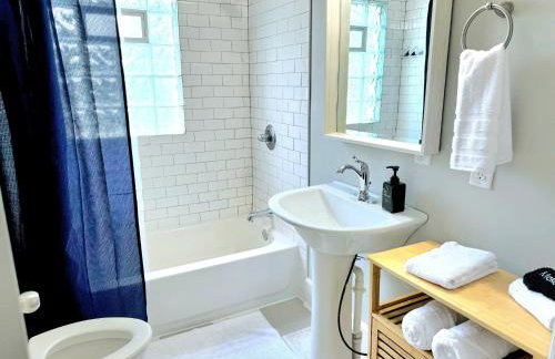 DT Indy! Walk to Lucas Oil, Gainbridge, Conv Cntr - Photo 33