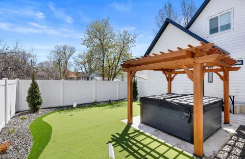 New Mountain Retreat with Hot Tub & Putting Green - Foto 27