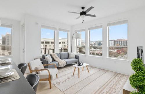 Upscale 2BR Near Regions Field n Park - Foto 6