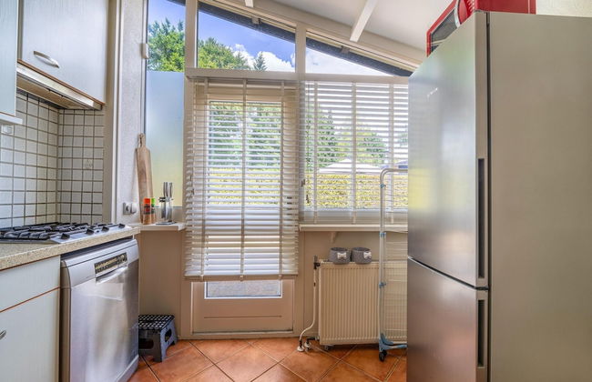 Dog-friendly Stay w/ Spa - Photo 9