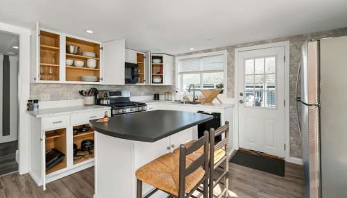 The Salty Oyster - Amazing Deck and Short Walk to beach - Foto 3