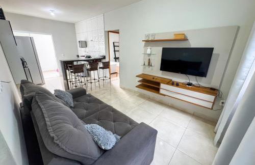 Casa Para Até 5 Hospedes Próximo UNITRI, Uberlândia Shopping e Palácio de Cristal - Foto 1