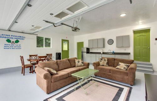 3 Acre Retreat with Fire Pit, Pickleball and Gazebo - Foto 4