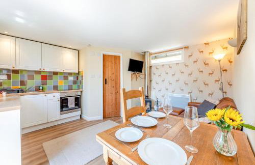 Stag Lodge - Photo 3