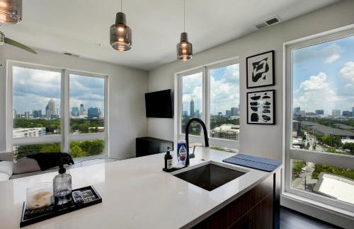 Upscale Midtown Retreat , Free Parking & Close to Mercedes-Benz - Foto 3