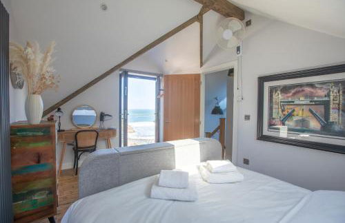 THE ANNEXE AT UPPER BEACH HOUSE - Photo 30