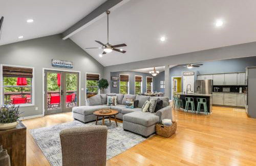 4bd Waterfront House in Lake Lanier with HotTub, FirePit, Wifi, Ping Pong and 2 Kaya - Foto 16