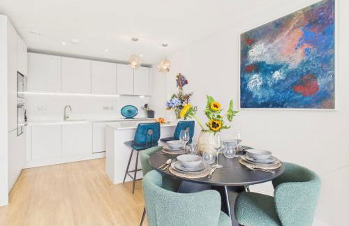 Skydeck at The Liner – Stylish 2-Bed / 2-Bath Top Floor with Panoramic Sea Views - Foto 12