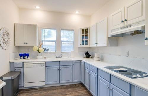 Near Family Fun! Centrally Located Indy Charmer - Foto 2