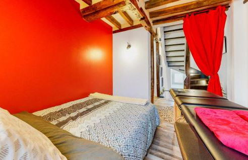 Amazing Home In Neuilly Le Vendin - Photo 17