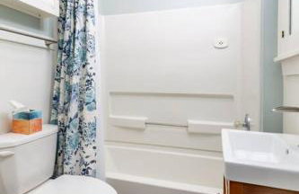 The Queen Place - Updated-Private Backyard - Foto 14