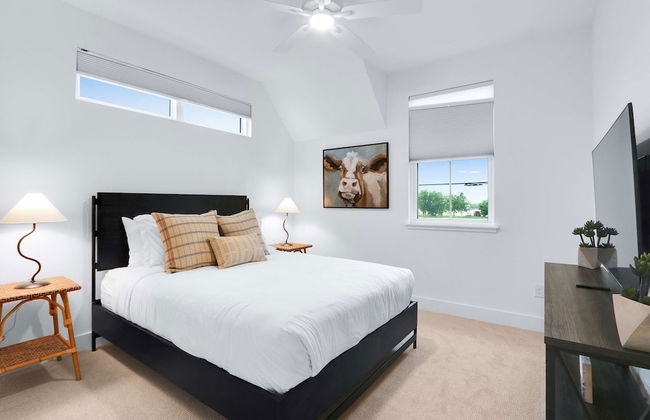 Chic Modern Farm Haus - Minutes to Everything - Foto 8