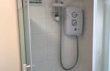 Poplar Lodge, Dee Valley Stays - cosy microlodge with detached private shower & WC - Photo 26