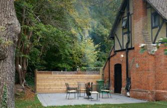 Amos Lodge Deluxe Accommodation - Photo 8