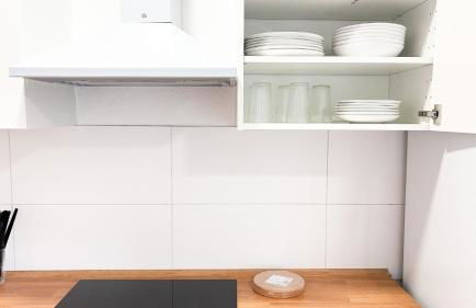 Monteurwohnungen mit TV, Internet, Parkplatz, Waschmaschine, Küche, Balkon, Restaurants und Supermarkt - Foto 14