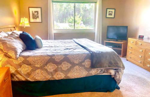 F3 Fairway Village Condo with great mountain views, 8 minute walk from Omni Mount Washington Hotel! - Foto 12