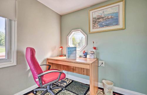 3 Mi to Lake Michigan Access Sawyer Home with Patio - Foto 17