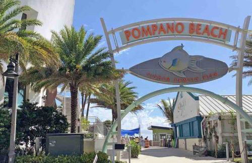 NEW Pompano Beach AirPark Duplex! Patio Parking! - Foto 15