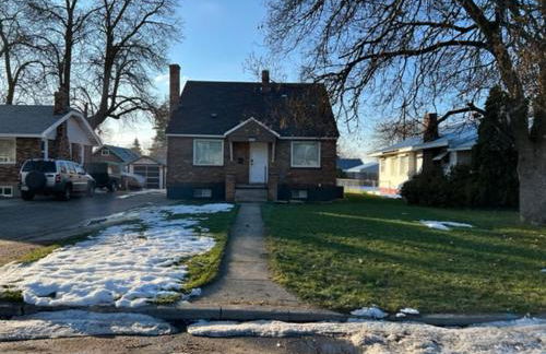 Charming Brick Home with bonus space & foosball - Foto 36