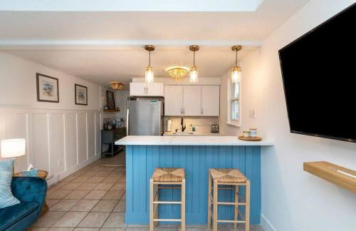 Two Cottages w/ Patios - Close to Beach - Foto 8