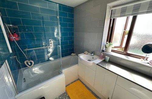 Atworth Haven: 4-Bed Home with Garden - Foto 35