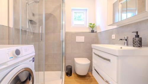 Premium Zuhause - Seeblick, Balkon, Pool & Seepromonade - Foto 5, Shower