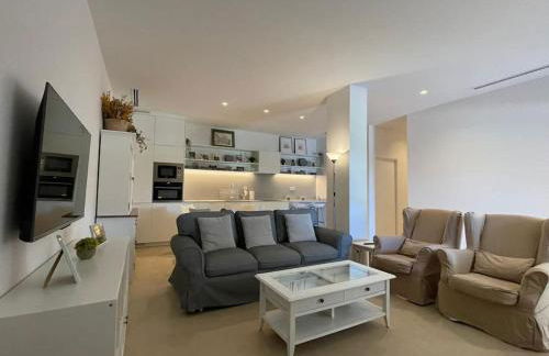 Apartamento con jardín y piscina en Córdoba - Photo 2