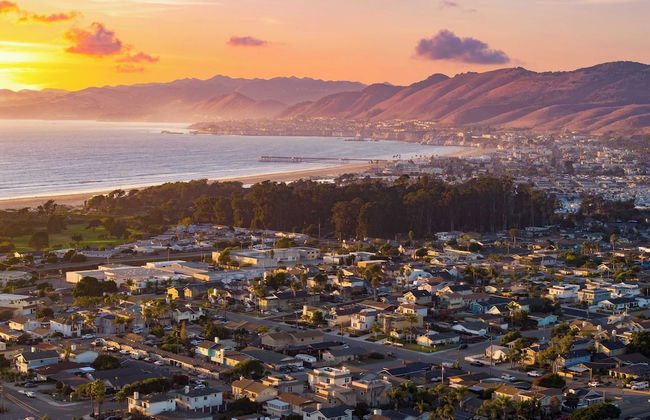 Sunset Serenity by Avantstay Rooftop w/ Hot Tub & Fire Pit, 3 Blocks to Beach! - Foto 49