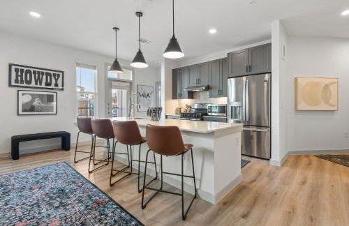 Stylish Ground Floor 2BR 2BA with Private Patio - Foto 10