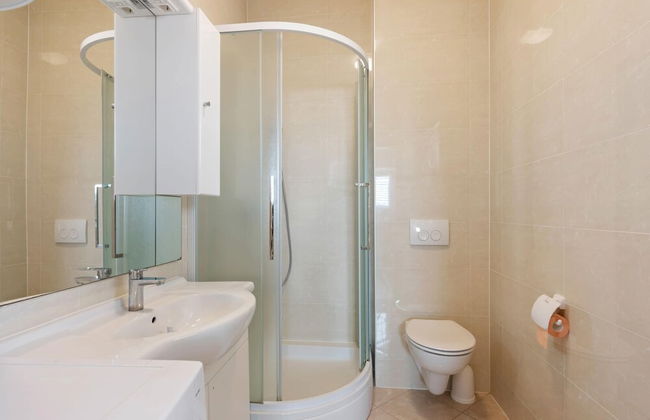 Simplistic Apartment in Neviđane near Sea Beach - Foto 13