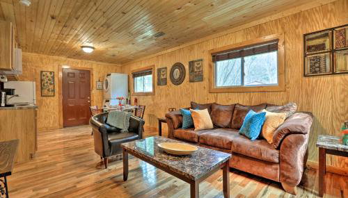 Cozy Creekside Cabin about 24 Mi to Red River! - Foto 4