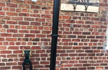 Stunning views, Hot tub, 5 mins to Chester - Photo 30