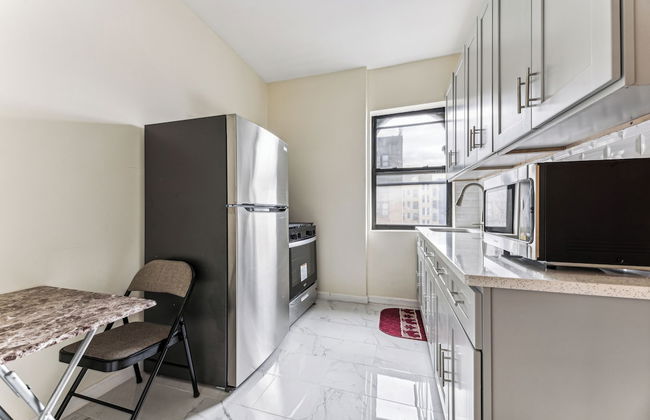 Furnished Empire Blvd Guest House - Photo 50