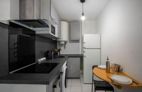 Parisian Chic & Spacious Studio with Parking - Foto 11