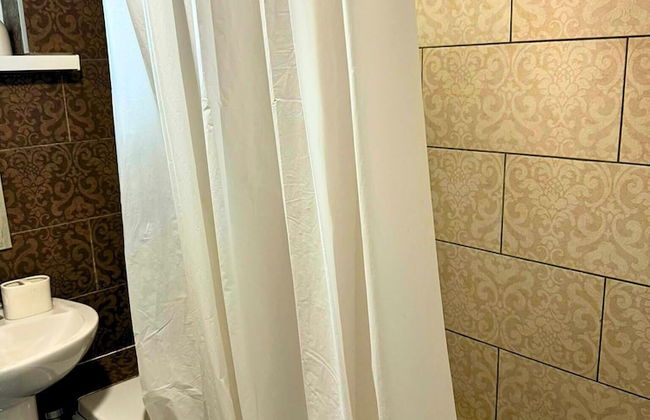 City Nearby - Parking - Wifi - Garden - Sleeps 4 - Foto 22