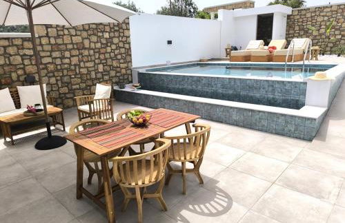 Valantina's & Mannouel Lardos Luxury Villas - Photo 8